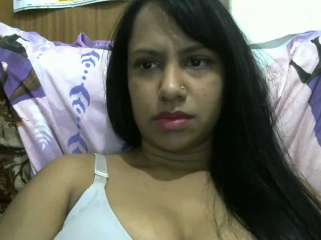 Live sex webcam photo for Karlista87 #272217117