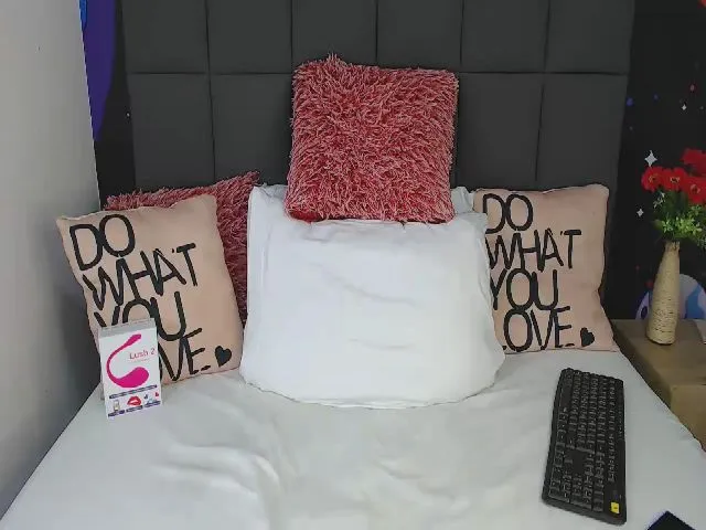 Live sex webcam photo for Karol_28p #272720307