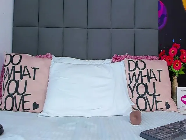 Live sex webcam photo for Karol_28p #273019677