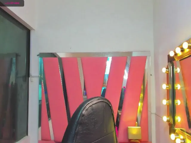 Live sex webcam photo for karol_ebony #272160730