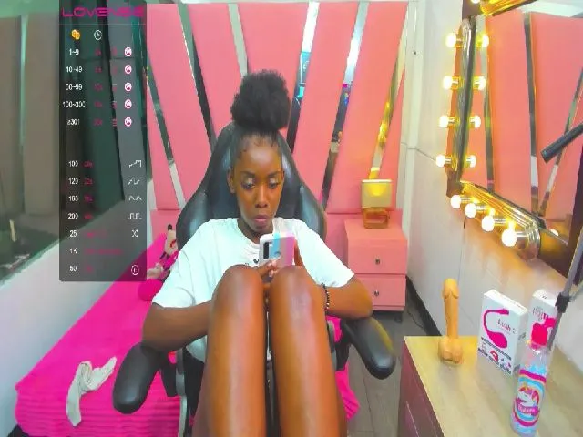 Live sex webcam photo for karol_ebony #272419283