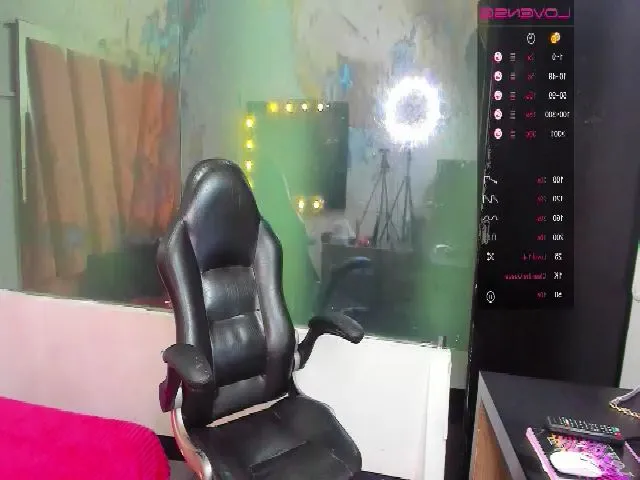 Live sex webcam photo for karol_ebony #273272149