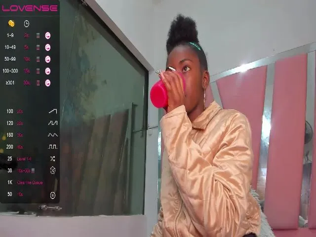 Live sex webcam photo for karol_ebony #274033048