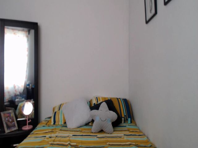 Live sex webcam photo for Karoline3 #272059228