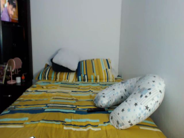 Live sex webcam photo for Karoline3 #272090581