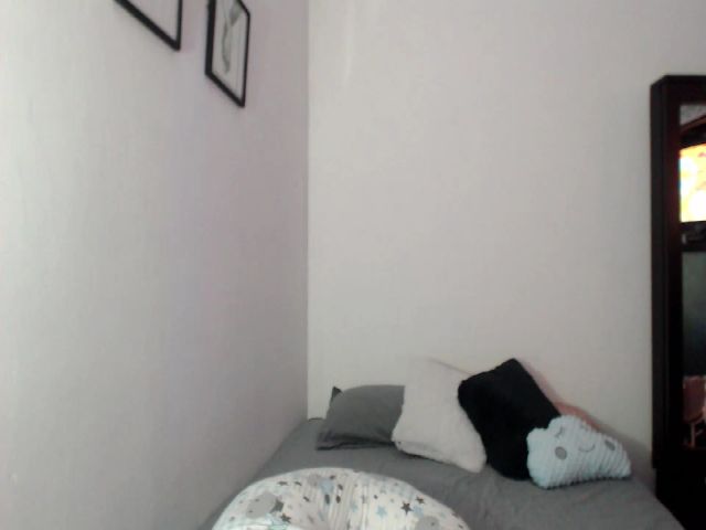 Live sex webcam photo for Karoline3 #272275454