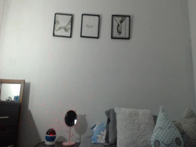 Live sex webcam photo for Karoline3 #272913583