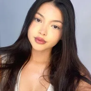 Live sex webcam photo for KarolynPears #292778692