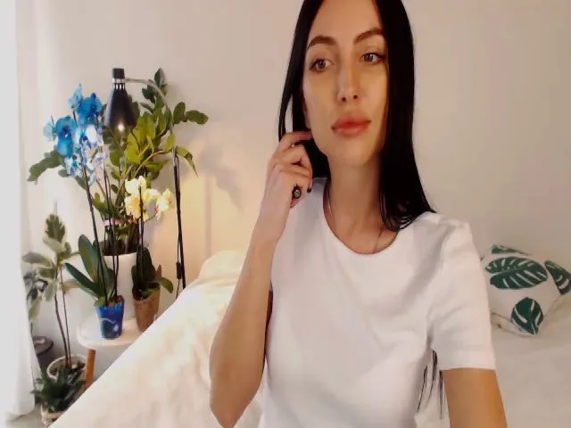 Live sex webcam photo for KaryDream #273283485
