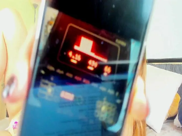 Live sex webcam photo for KatBirdie #272272116