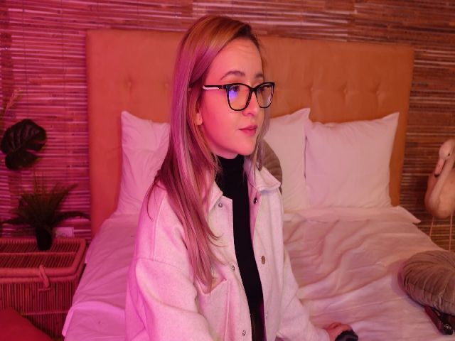 Live sex webcam photo for Kat_Jolie #272154570