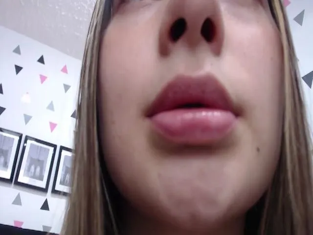 Live sex webcam photo for KataleyaSweet #271820238