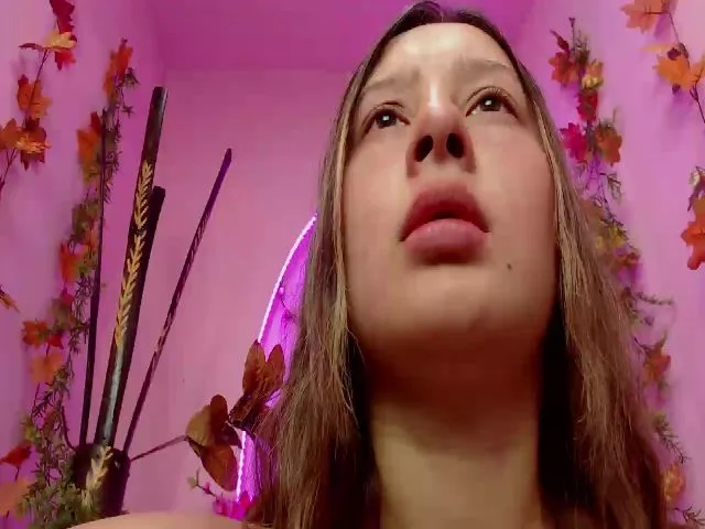 Live sex webcam photo for KataleyaSweet #272025670
