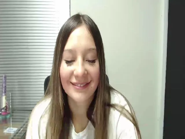 Live sex webcam photo for KataleyaSweet #272394840