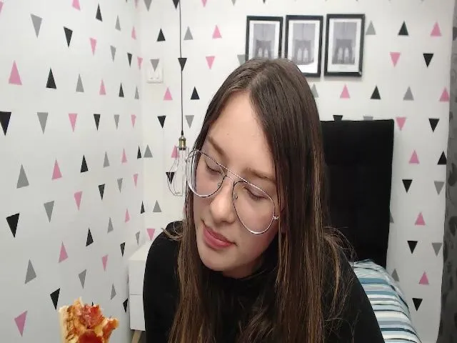 Live sex webcam photo for KataleyaSweet #273123640