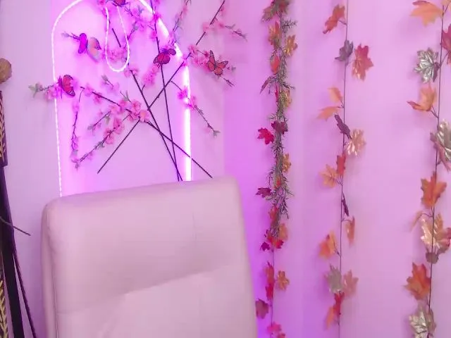 Live sex webcam photo for KataleyaSweet #273123804
