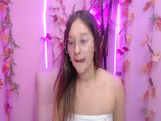 Live sex webcam photo for KataleyaSweet #273701148