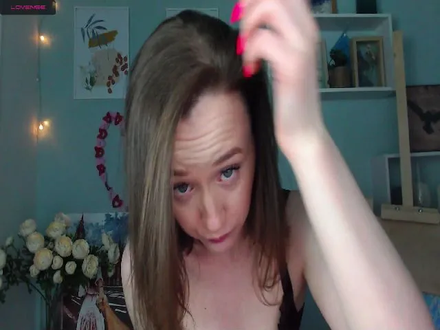 Live sex webcam photo for KateGreen #272445915