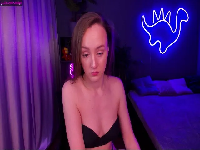 Live sex webcam photo for KateGreen #273048895