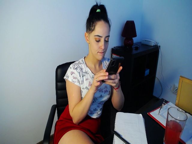 Live sex webcam photo for KateRoseX #272644470