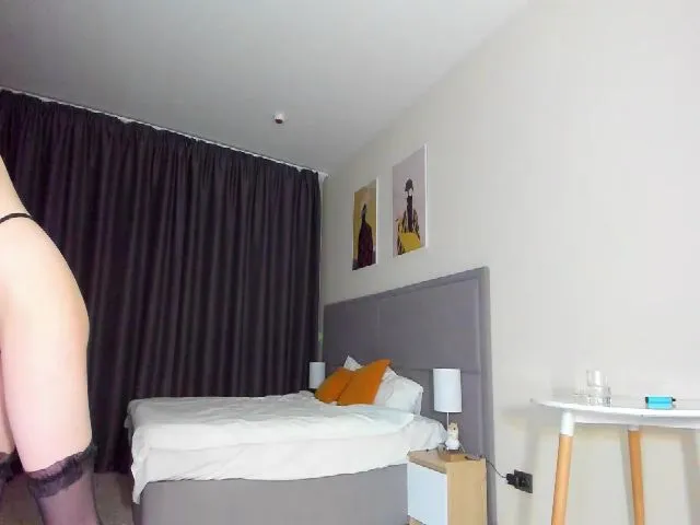 Live sex webcam photo for KateTheQueen #272394209