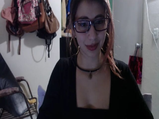 Live sex webcam photo for Kateen18 #272986826