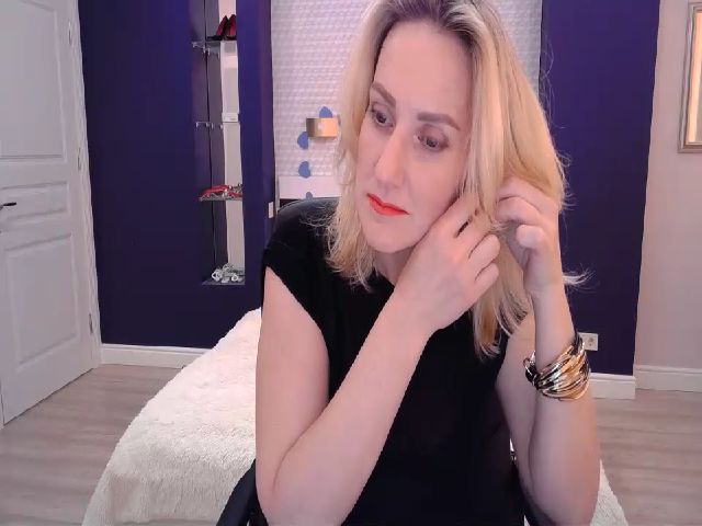 Live sex webcam photo for KatieHills #273822989