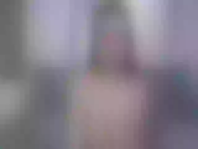 Live sex webcam photo for KatieMolly #273773338