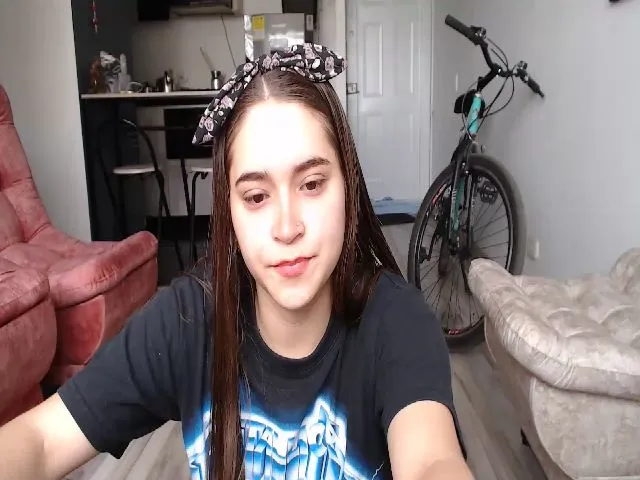 Live sex webcam photo for KatieWolfe #274320854