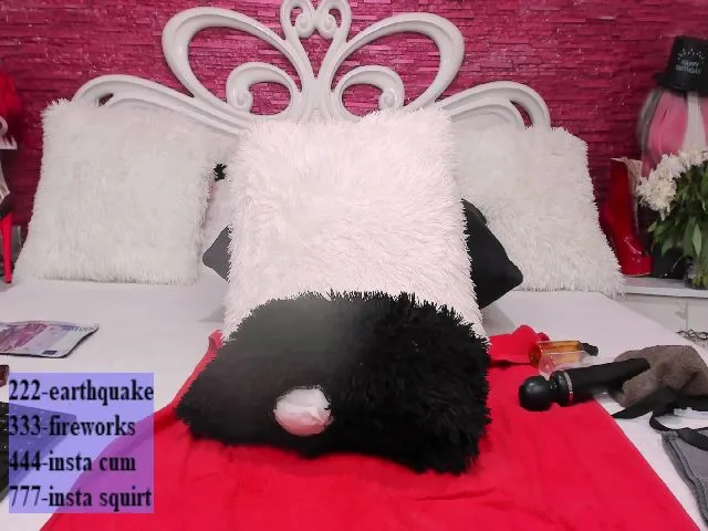 Live sex webcam photo for Katrinaa_ #273482631