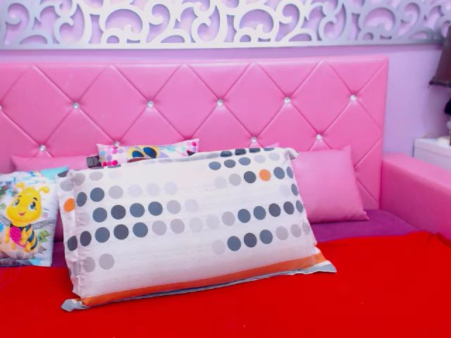 Live sex webcam photo for Katssuunnyy #271704857