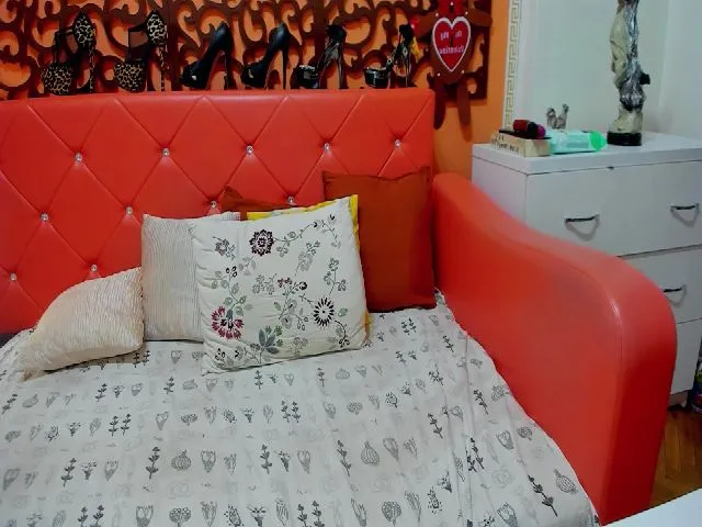 Live sex webcam photo for Katssuunnyy #273683507