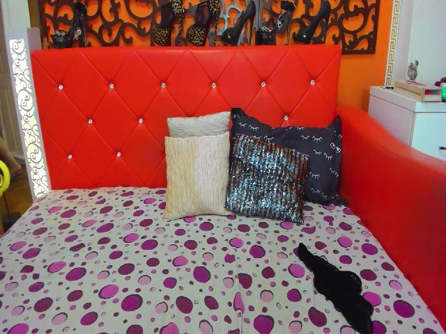 Live sex webcam photo for Katssuunnyy #274777198