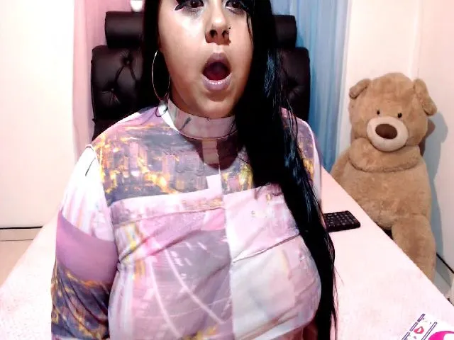 Live sex webcam photo for Katt_moon #271971680