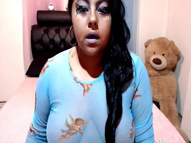 Live sex webcam photo for Katt_moon #271999600