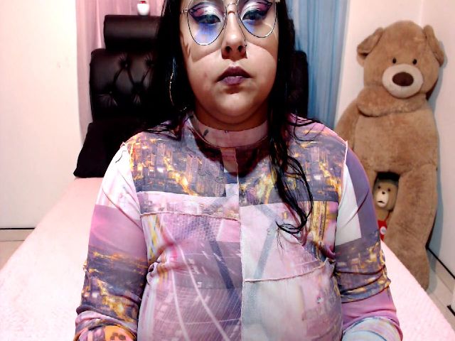 Live sex webcam photo for Katt_moon #272557798