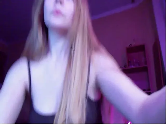 Live sex webcam photo for Katumy #273935159