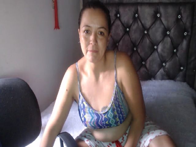 Live sex webcam photo for Katy_Lorens #273086571