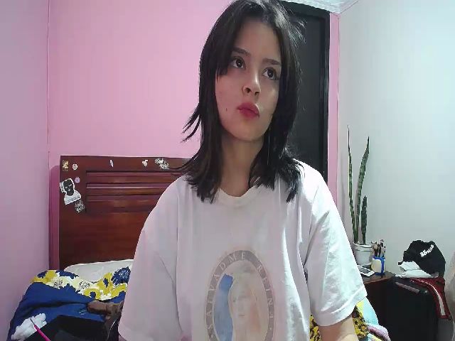 Live sex webcam photo for Katycatt #272272381