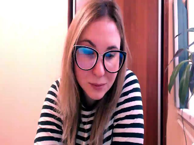 Live sex webcam photo for Kay_Lo #271953510