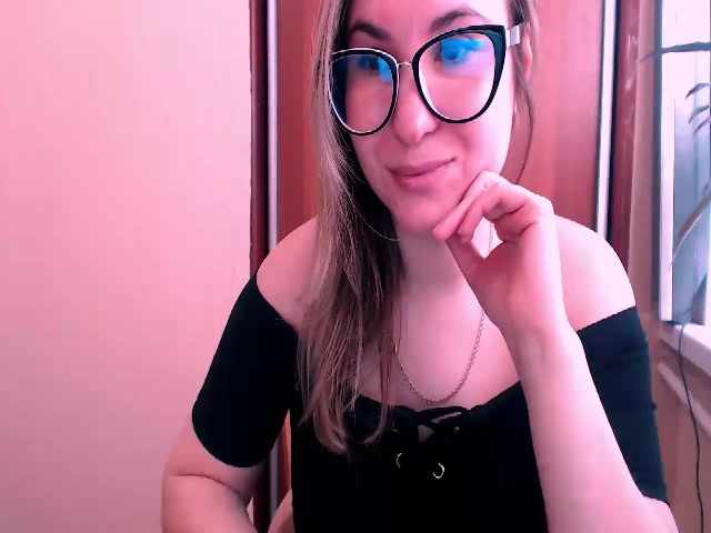 Live sex webcam photo for Kay_Lo #272497290