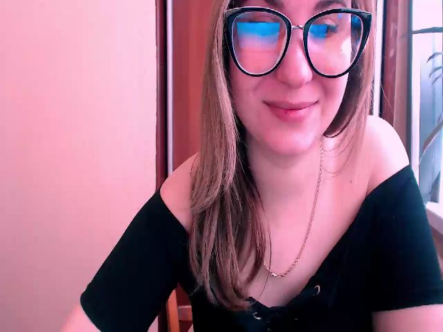 Live sex webcam photo for Kay_Lo #272497458