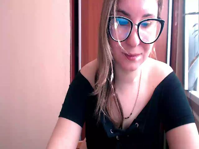 Live sex webcam photo for Kay_Lo #272497796