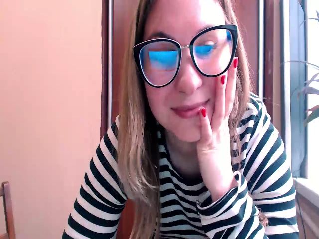 Live sex webcam photo for Kay_Lo #272661417