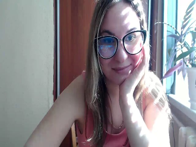 Live sex webcam photo for Kay_Lo #272818387