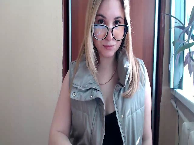 Live sex webcam photo for Kay_Lo #272928391