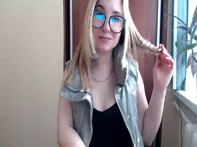 Live sex webcam photo for Kay_Lo #272928416