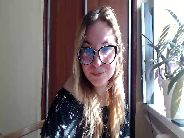 Live sex webcam photo for Kay_Lo #272967452