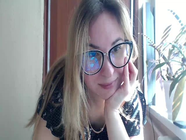 Live sex webcam photo for Kay_Lo #272967487