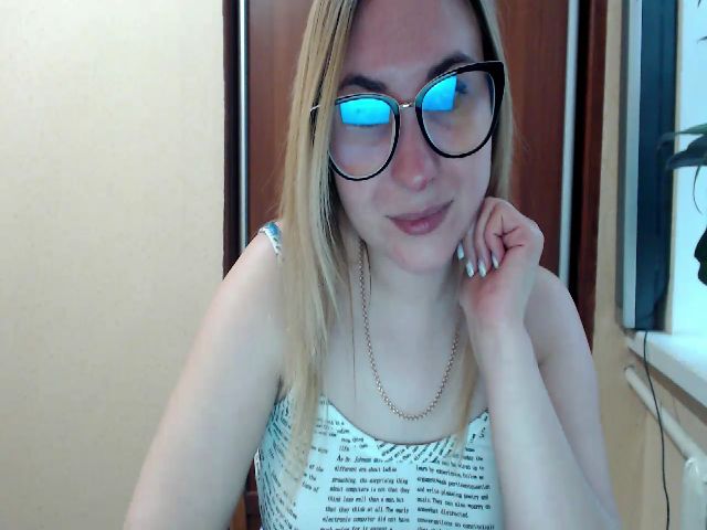 Live sex webcam photo for Kay_Lo #273041901